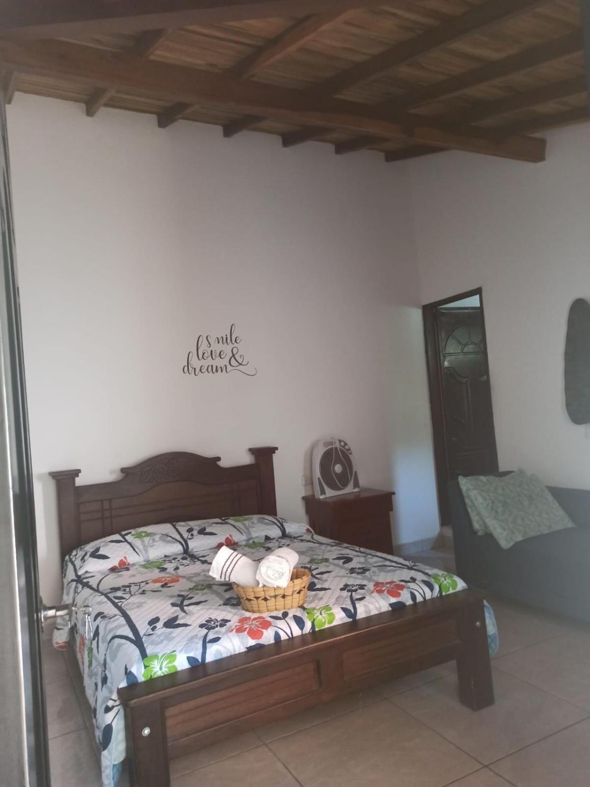 Hostal Jose Navarro Guadalupe Esterno foto