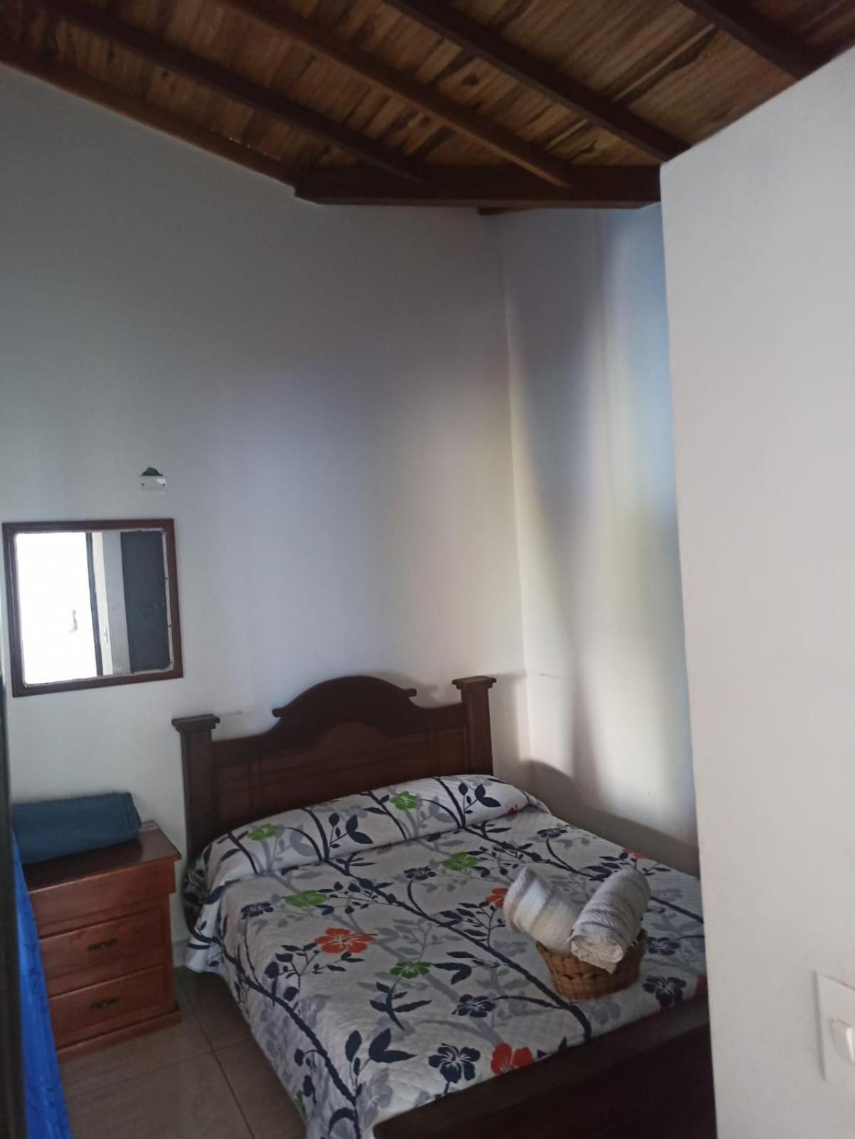 Hostal Jose Navarro Guadalupe Esterno foto